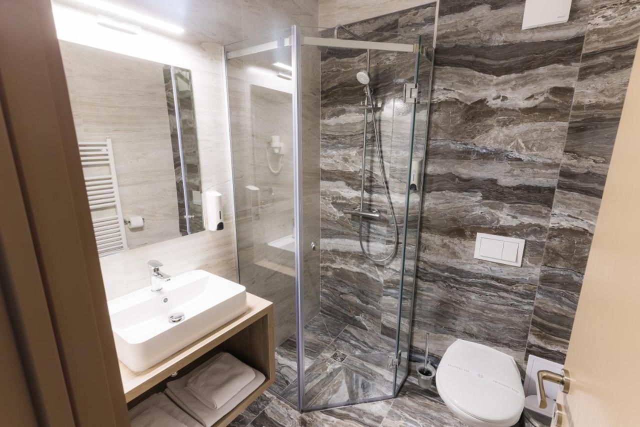 Nedei Hotel&Spa Transalpina Martinie Ngoại thất bức ảnh